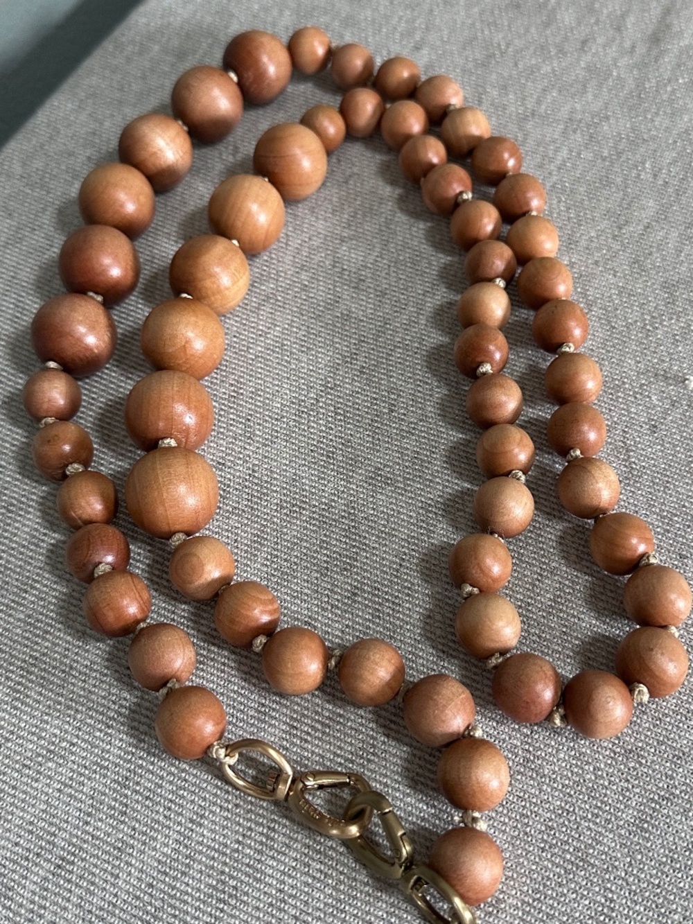 cult gaia wooden bead necklace in warm brown with gold clasp - Picture 6 of 12